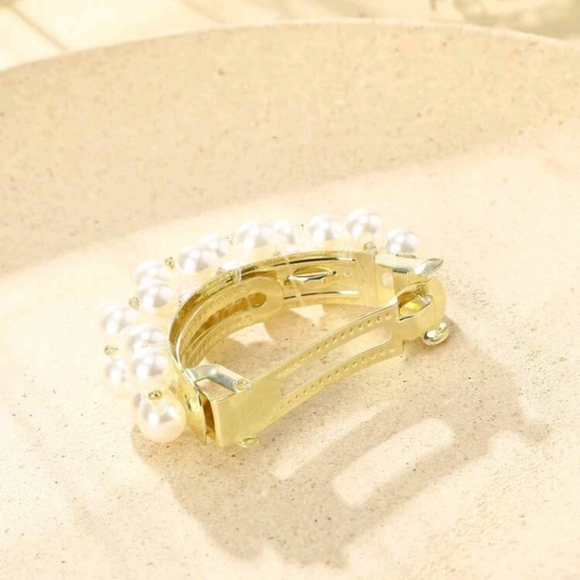 Faux Pearl Hair Clip - Picture 6 of 8